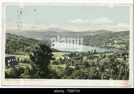 Detroit Publishing Company cartolina vintage raffiguranti i campi in corrispondenza del bordo di poco Asquam Lago Maggiore Lago Winnipesaukee, New Hampshire, 1914. Dalla Biblioteca Pubblica di New York. () Foto Stock