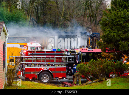 Raccordo di fuoco nella vita reale situazione, serie di 5 immagini, 4-5 Foto Stock