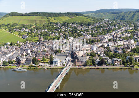 Città tedesca Traben Trarbach lungo il fiume Moselle Foto Stock