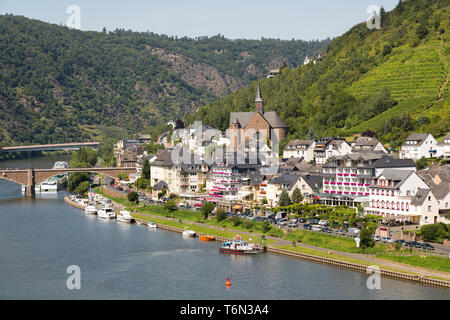 Cityview antenna di Cochem lungo il fiume Mosella in Germania Foto Stock