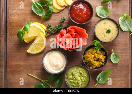 Collezione di diverse ciotole tradizionali giapponesi Foto stock - Alamy