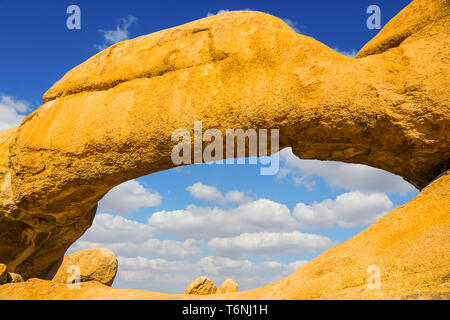 Gruppo naturale di bald graniti Foto Stock