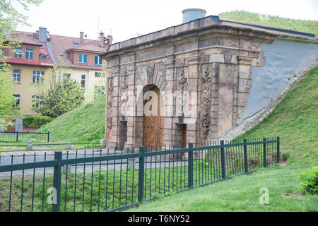 Città di Praga, Repubblica Ceca. Vecchio edificio nel territorio del parco. vecchie mura e architettura. Foto di viaggio 2019. 24. Aprile Foto Stock
