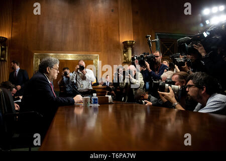 Washington, DC, Stati Uniti d'America. Il 1 maggio, 2019. Stati Uniti Attorney General William Barr testimonia presso il Senato per quanto riguarda la Federazione di indagine e la relazione di Mueller sul Campidoglio di Washington, DC, gli Stati Uniti il 1 maggio 2019. Credito: Ting Shen/Xinhua/Alamy Live News Foto Stock