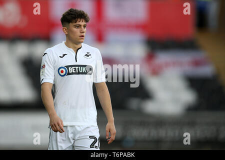 Swansea, Regno Unito. 01 Maggio, 2019. Daniel James di Swansea City guarda a. EFL Skybet partita in campionato, Swansea City v Derby County al Liberty Stadium di Swansea, Galles del Sud il mer 1 maggio 2019. Questa immagine può essere utilizzata solo per scopi editoriali. Solo uso editoriale, è richiesta una licenza per uso commerciale. Nessun uso in scommesse, giochi o un singolo giocatore/club/league pubblicazioni. pic da Andrew Orchard/Andrew Orchard fotografia sportiva/Alamy Live news Credito: Andrew Orchard fotografia sportiva/Alamy Live News Foto Stock