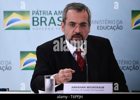 DF - Brasilia - 05/02/2019 - Conferenza stampa con il Ministro della Pubblica Istruzione - Abraham Weintraub, ministro dell'istruzione, giovedì 2 maggio durante una conferenza stampa per discutere il sistema nazionale per la valutazione di un educazione di base - Seab - tenutosi presso la sede del Ministero dell'istruzione. Foto: Mateus Bonomi / AGIF Foto Stock