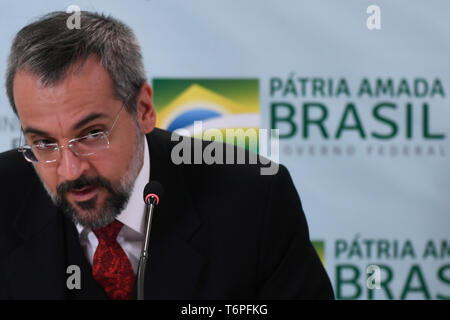 DF - Brasilia - 05/02/2019 - Conferenza stampa con il Ministro della Pubblica Istruzione - Abraham Weintraub, ministro dell'istruzione, giovedì 2 maggio durante una conferenza stampa per discutere il sistema nazionale per la valutazione di un educazione di base - Seab - tenutosi presso la sede del Ministero dell'istruzione. Foto: Mateus Bonomi / AGIF Foto Stock