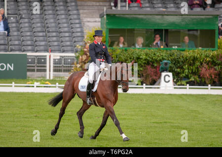 Badminton, Gloucestershire, Regno Unito, 2 maggio 2019, Piggy francese Vanir equitazione Kamira durante la fase di Dressage del 2019 Mitsubishi Motors Badminton Horse Trials, Jonathan Clarke/Alamy Live News Foto Stock