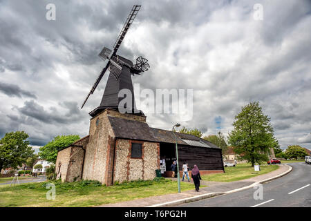 Hove, Regno Unito. Il 2 maggio 2019. Insolito stazioni di polling utilizzato nella città di Brighton e Hove il consiglio elettorale di oggi: West Blatchington Windmill Credito: Andrew Hasson/Alamy Live News Foto Stock