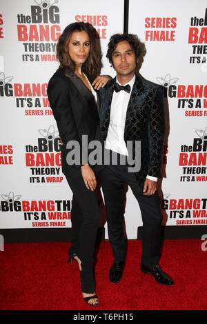 Pasadena, Stati Uniti d'America. 01 Maggio, 2019. Kunal Nayyar e moglie Neha Kapur Nayyar presso la serie finale delle parti per la CBS' 'La teoria del Big Bang" tenutasi presso il Langham Huntington a Pasadena, CA, 1 maggio 2019. Foto: Richard Chavez/PictureLux Credito: PictureLux/Hollywood Archive/Alamy Live News Foto Stock