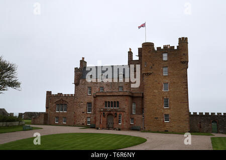 Una vista generale del Castello di Mey dopo il granaio sistemazione nella motivazione è stata ufficialmente aperta dal Principe Carlo, Duca di Rothesay durante una visita alla sistemazione presso il Castello di Mey Foto Stock