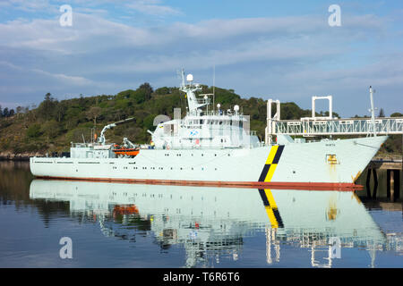 La pesca nave pattuglia Hirta ormeggiata al Porto di Stornoway, isola di Lewis, Western Isles, Ebridi Esterne, Scotland, Regno Unito Foto Stock