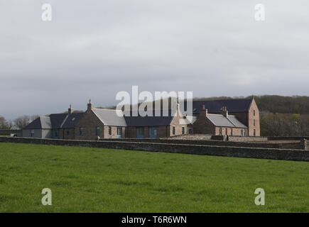 Una vista generale del granaio Alloggio dopo che esso è stato ufficialmente inaugurato dal Principe Carlo, Duca di Rothesay durante una visita alla sistemazione presso il Castello di Mey Foto Stock