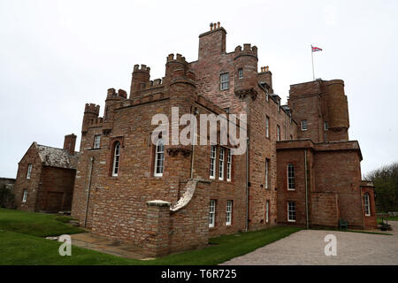 Una vista generale del Castello di Mey dopo il granaio sistemazione nella motivazione è stata ufficialmente aperta dal Principe Carlo, Duca di Rothesay durante una visita alla sistemazione presso il Castello di Mey Foto Stock