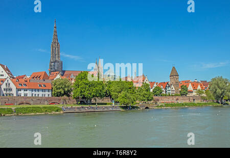 Veduta sul Danubio a Ulm Foto Stock