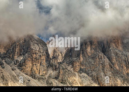 Dolomiti Sassolungo - Dolomiti dichiarate patrimonio naturale dell'UNESCO, sono tra le più belle montagne del mondo, unici nel loro genere sono l'orgoglio delle Alpi. Foto Stock