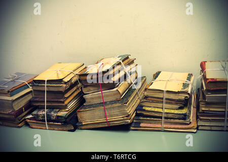 Pile di libri antichi Foto Stock