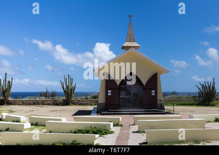 Alto Vista giardini della Chiesa sull'isola di Aruba Foto Stock