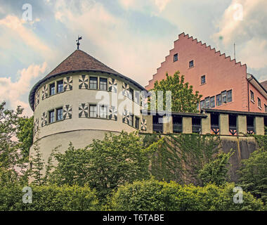 Schützenturm e Municipio sulla parete della città in Engen/Hegau Foto Stock