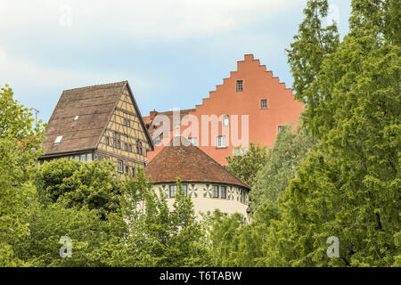 Schützenturm e Municipio sulla parete della città in Engen/Hegau Foto Stock