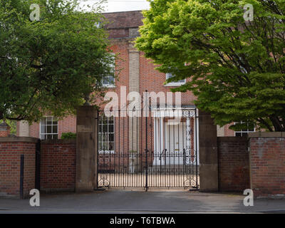 Casa facciate a Wilton House, West Street, a Wilton, Salisbury, Wiltshire, Regno Unito. Foto Stock