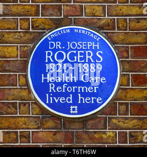 Londra, Inghilterra, Regno Unito. Blu Commemorative Plaque: Dr Joseph Rogers (1821-1889) health care riformatore vissuto qui. 33 Dean Street, Westminster Foto Stock