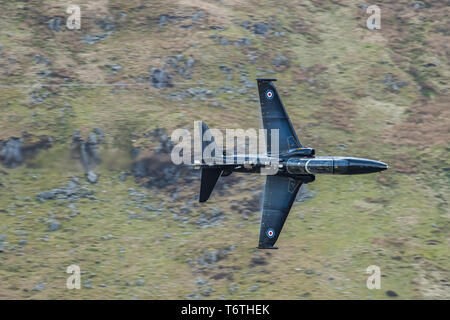 RAF Valley Hawk T2 attraverso il Machloop Foto Stock