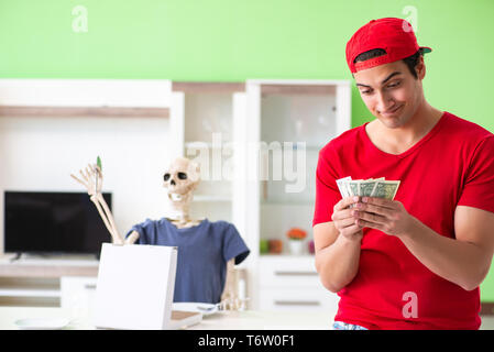 Concetto di molto lento pizza fornire il servizio Foto Stock