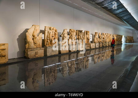 Museo espone presso Aphrodisias resti romani, sito patrimonio mondiale dell'UNESCO, Turchia occidentale Foto Stock