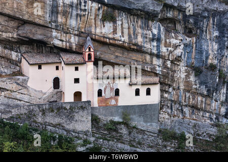 Rovereto: Eremo di San Colombano sul torrente Leno. [Ita] Rovereto. Eremo di San Colombano sul torrente Leno. Foto Stock