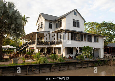 Plantage Peperpot Boutique Hotel, vecchia piantagione a casa di villaggio storico Peperpot, Commewijne distretto, Suriname Foto Stock