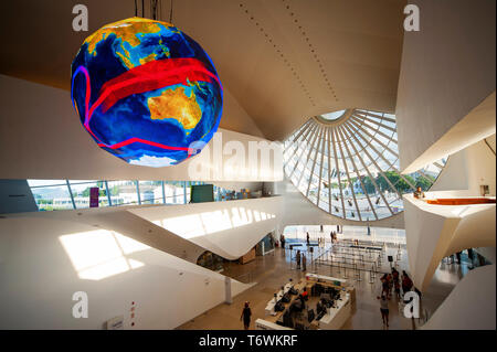 Museo di domani impressionante architettura, il più recente grande museo costruito in Rio de Janeiro, Rio de Janeiro, Brasile Foto Stock