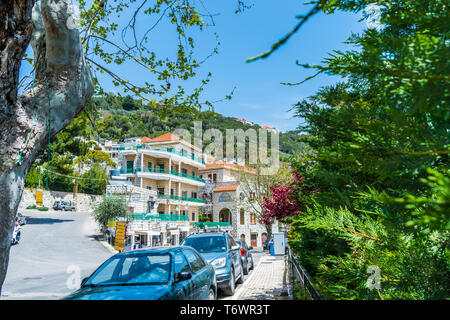 Questa è una cattura di Der el Kamar un villaggio situato in Libano, dove si può vedere la tradizionale architettura delle case con arancia tegole del tetto di un Foto Stock