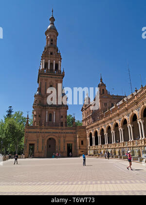 Torre Nord, Plaza de Espana , Parco María Luisa, Siviglia, Spagna Foto Stock