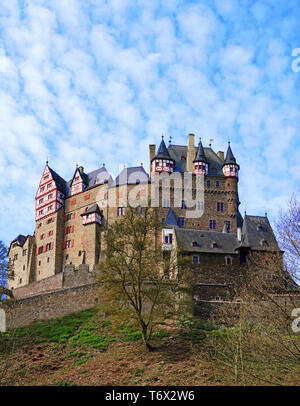 Burg Eltz (Castello Eltz) nel fiume Moselle Valley vicino a Muden, Germania. Foto Stock