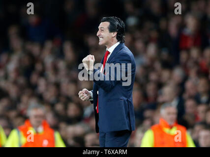 Londra, Regno Unito. Il 2 maggio, 2019. Arsenal's head coach Unai Emery celebra durante la UEFA Europa League semifinale prima gamba partita di calcio tra Arsenal e Valencia all'Emirates Stadium di Londra, Gran Bretagna il 2 maggio 2019. Arsenal vince 3-1. Credito: Matteo Impey/Xinhua/Alamy Live News Foto Stock