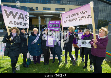 Aberdeen, Regno Unito. Il 3 maggio, 2019. Donne WASPI protestando al di fuori della AECC al Partito conservatore scozzese conferenza presso la Aberdeen Exhibition Conference Center di Aberdeen. Credito: Colin Fisher/Alamy Live News Foto Stock