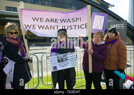 Aberdeen, Regno Unito. Il 3 maggio, 2019. Donne WASPI protestando al di fuori della AECC al Partito conservatore scozzese conferenza presso la Aberdeen Exhibition Conference Center di Aberdeen. Credito: Colin Fisher/Alamy Live News Foto Stock