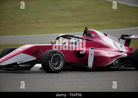 Hockenheim, Germania. 03 Maggio, 2019. Motorsport: serie W, Hockenheimring - 2019, formazione. Emma Kimilainen dalla Finlandia unità su pista. Credito: Hasan Bratic/dpa/Alamy Live News Foto Stock