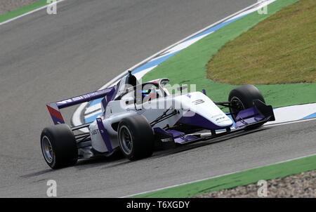 Hockenheim, Germania. 03 Maggio, 2019. Motorsport: serie W, Hockenheimring - 2019, formazione. Gosia Rdest dalla Polonia unità su pista. Credito: Hasan Bratic/dpa/Alamy Live News Foto Stock