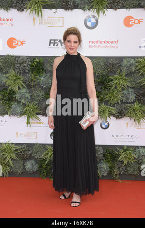 Berlino, Germania. 03 Maggio, 2019. L'attrice Rike Schmid giunge alla sessantanovesima tedesco Film Award "Lola". Credito: Jörg Carstensen/dpa/Alamy Live News Foto Stock