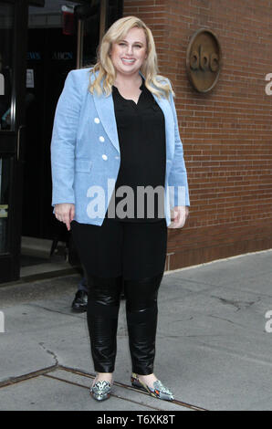 New York, NY, STATI UNITI D'AMERICA. Il 3 maggio, 2019. Rebel Wilson alla vista per promuovere il suo nuovo film il trambusto che il Maggio 03, 2019 a New York City. Credito: Rw/media/punzone Alamy Live News Foto Stock