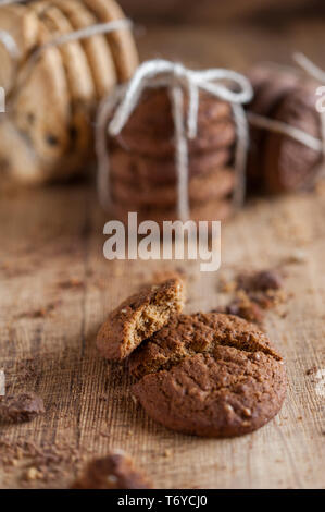 Vari frollini, avena, biscotti con scaglie di cioccolato biscotto. Foto Stock