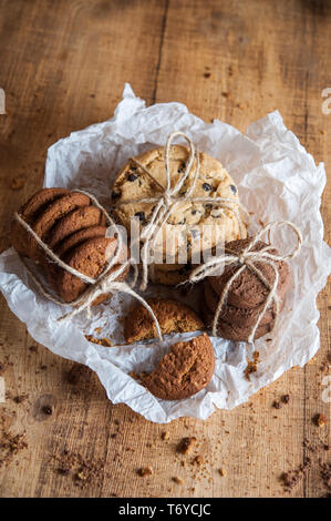 Vari frollini, avena, biscotti con scaglie di cioccolato biscotto. Foto Stock