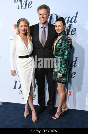 2 maggio 2019 - Santa Monica, California, Stati Uniti - 02 Maggio 2019 - Santa Monica, California - Christina Applegate ha, Will Ferrell, Linda Cardellini. Netflix ''Dead per me " Los Angeles Premiere detenute in un ampio palco. Photo credit: Birdie Thompson/AdMedia (credito Immagine: © Birdie Thompson/AdMedia via ZUMA filo) Foto Stock