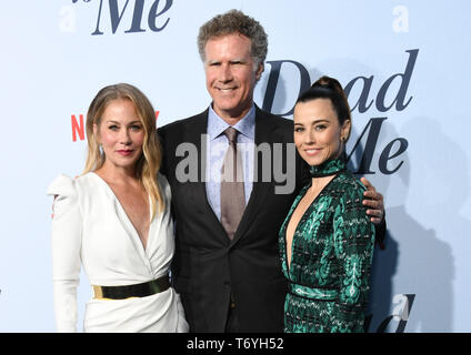2 maggio 2019 - Santa Monica, California, Stati Uniti - 02 Maggio 2019 - Santa Monica, California - Christina Applegate ha, Will Ferrell, Linda Cardellini. Netflix ''Dead per me " Los Angeles Premiere detenute in un ampio palco. Photo credit: Birdie Thompson/AdMedia (credito Immagine: © Birdie Thompson/AdMedia via ZUMA filo) Foto Stock
