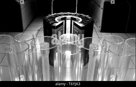 Fotografia della Cray 2 supercomputer per l'Aerodinamica Numerica simulatore presso la NASA Ames Research Center, Mountain View, California, 1986. Immagine cortesia Nazionale Aeronautica e Spaziale Administration (NASA). () Foto Stock