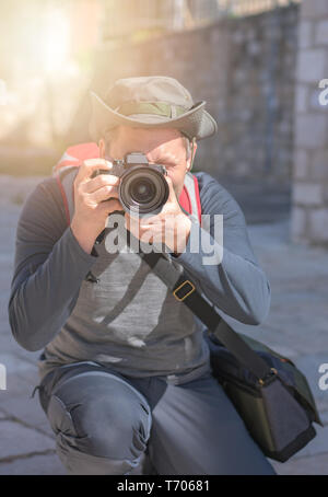 Ritratto di un professionista street e fotografo di viaggio Foto Stock
