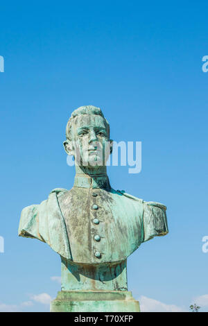 Busto di rame del soldato sulla parte superiore di una tomba nel cimitero ebraico di Nizza nel sud della Francia Foto Stock