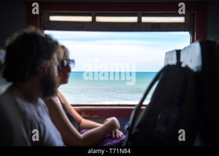 Il vecchio carro vicino al mare Foto Stock